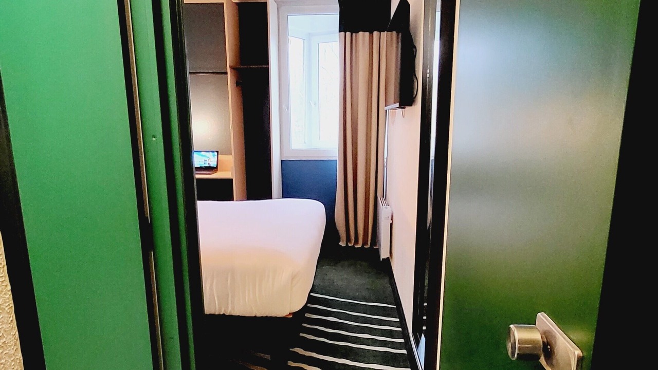 Photo of Bedroom in Joinville-le-Pont