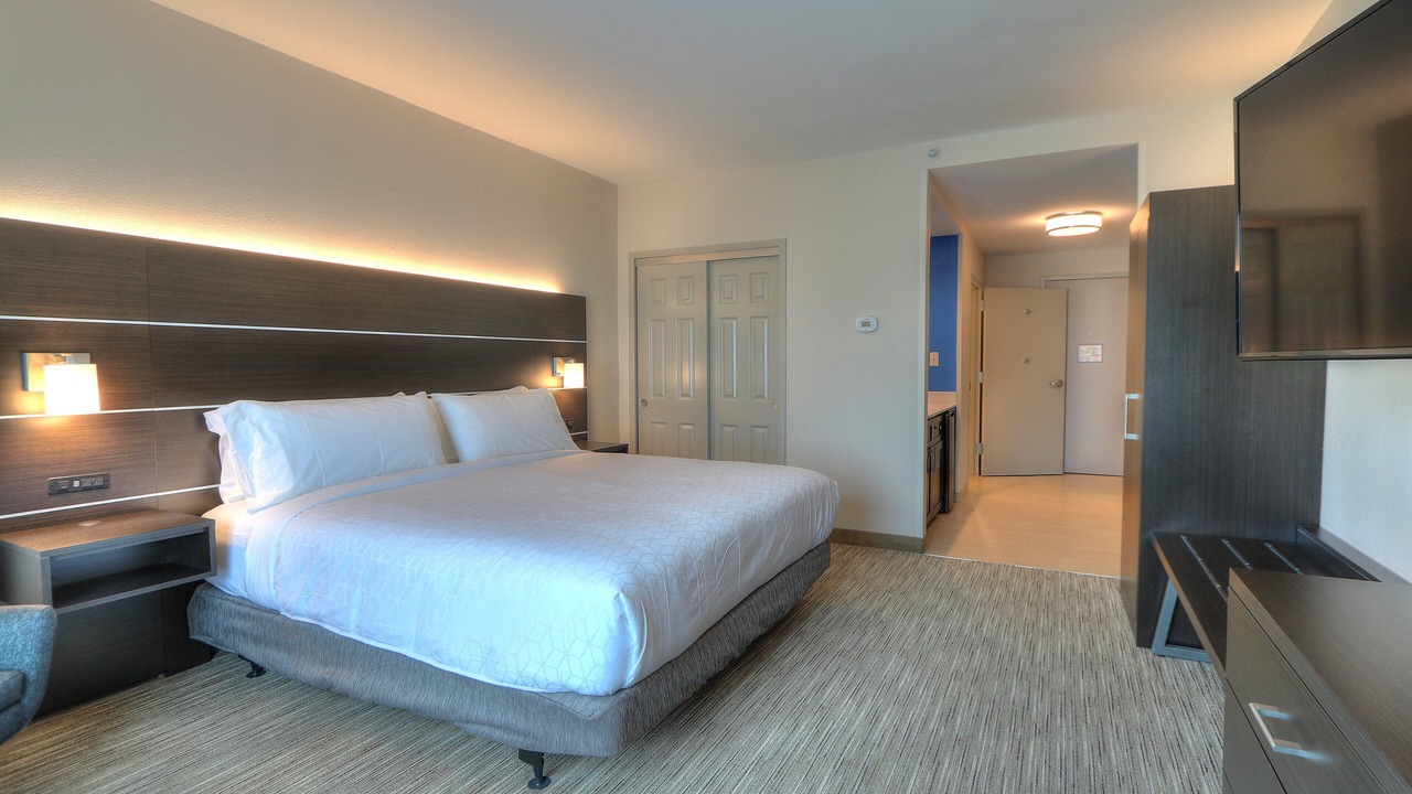 Photo of Bedroom in Saraland