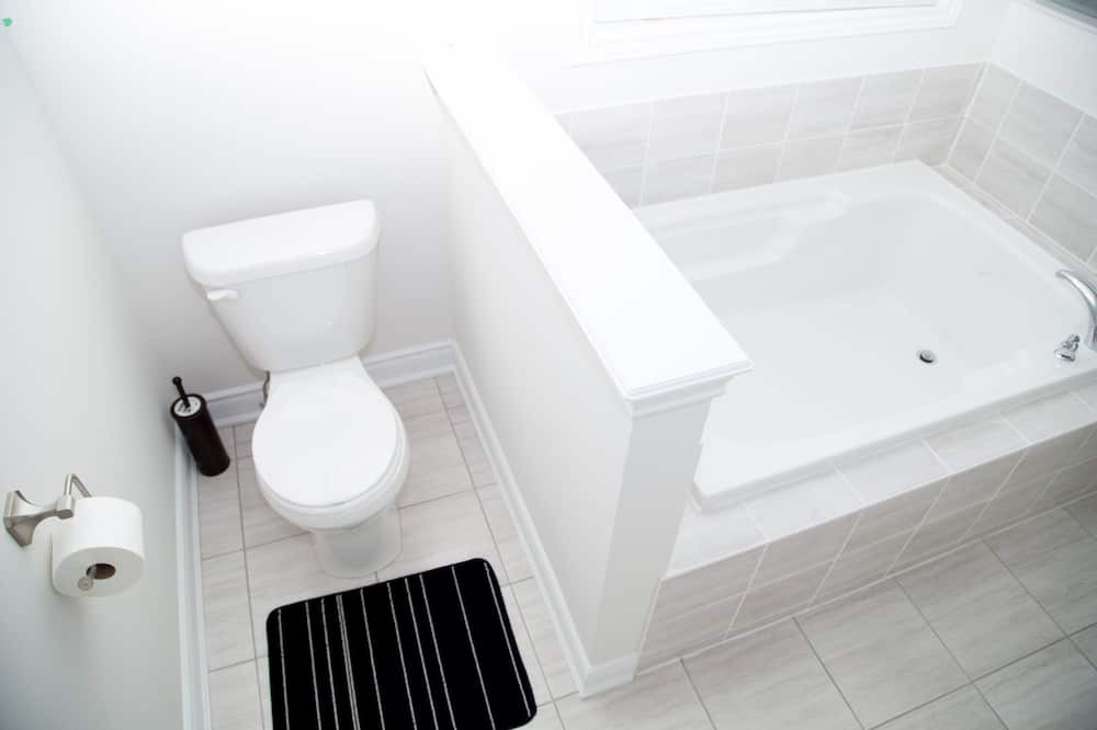Photo of Bathroom in Bowmanville