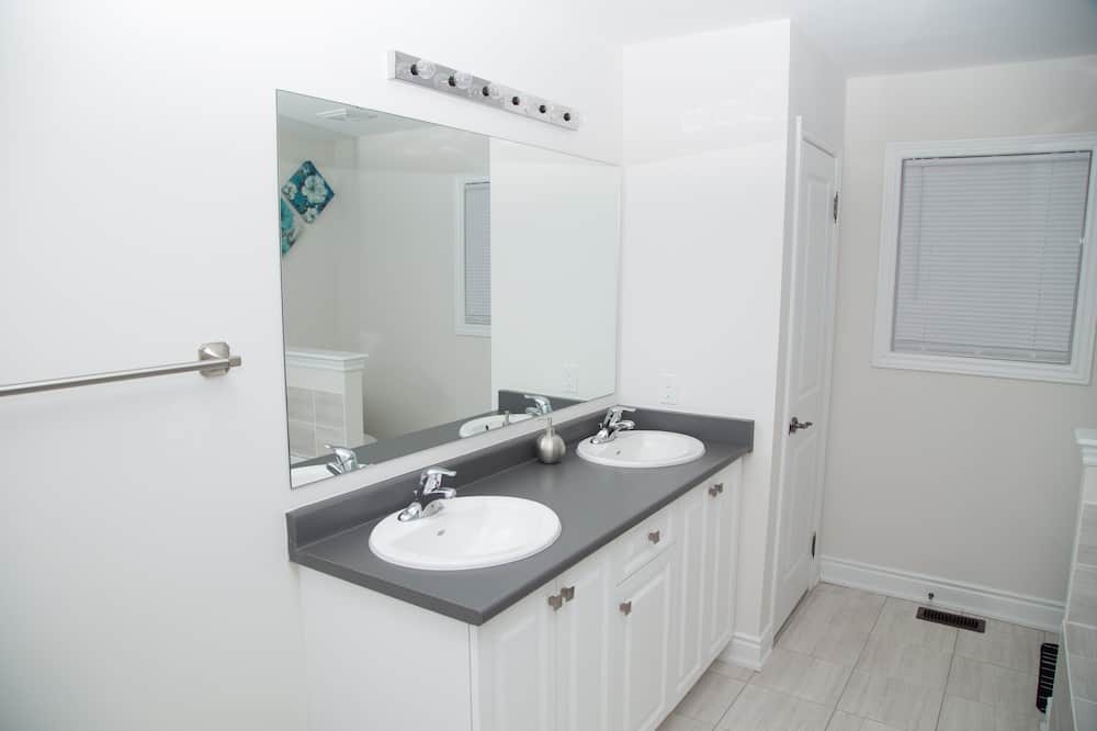Photo of Bathroom in Bowmanville