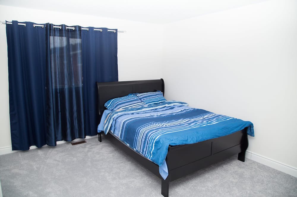 Photo of Bedroom in Bowmanville