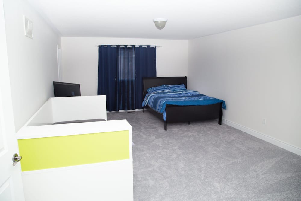 Photo of Bedroom in Bowmanville