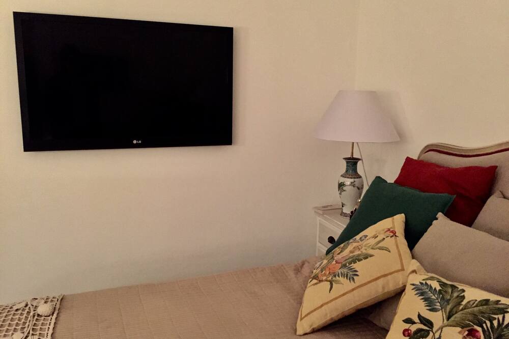 Photo of Bedroom in Plaisance