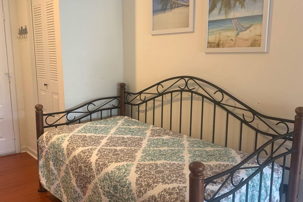 Photo of Bedroom in Riverview