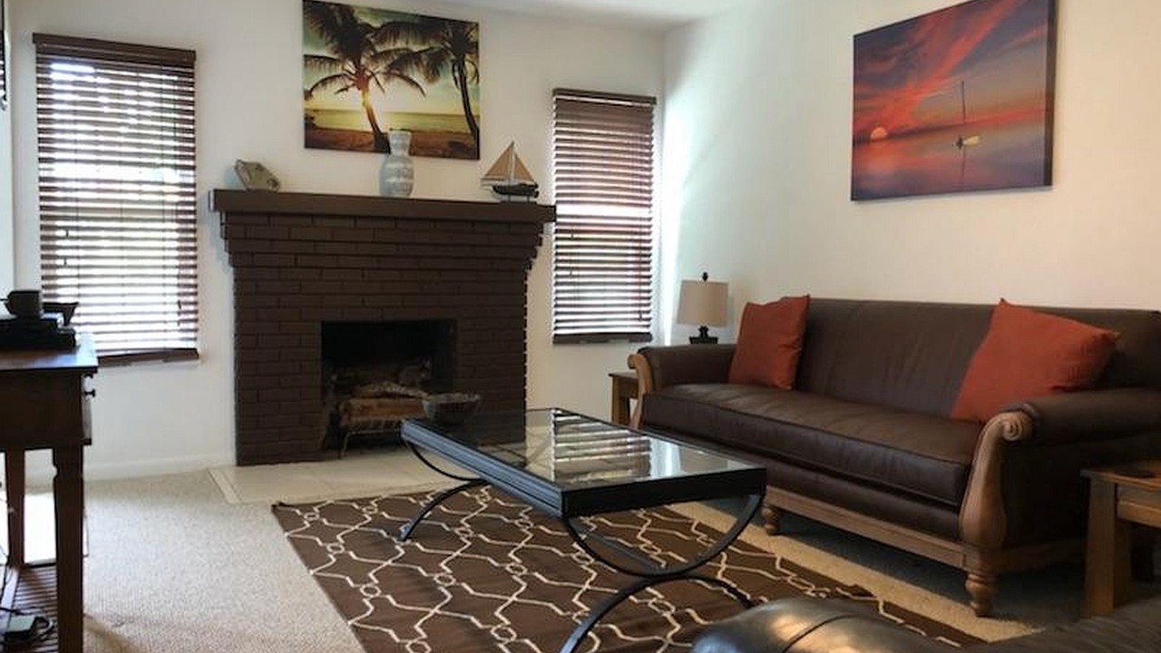 Photo of Livingroom in Historic Uptown