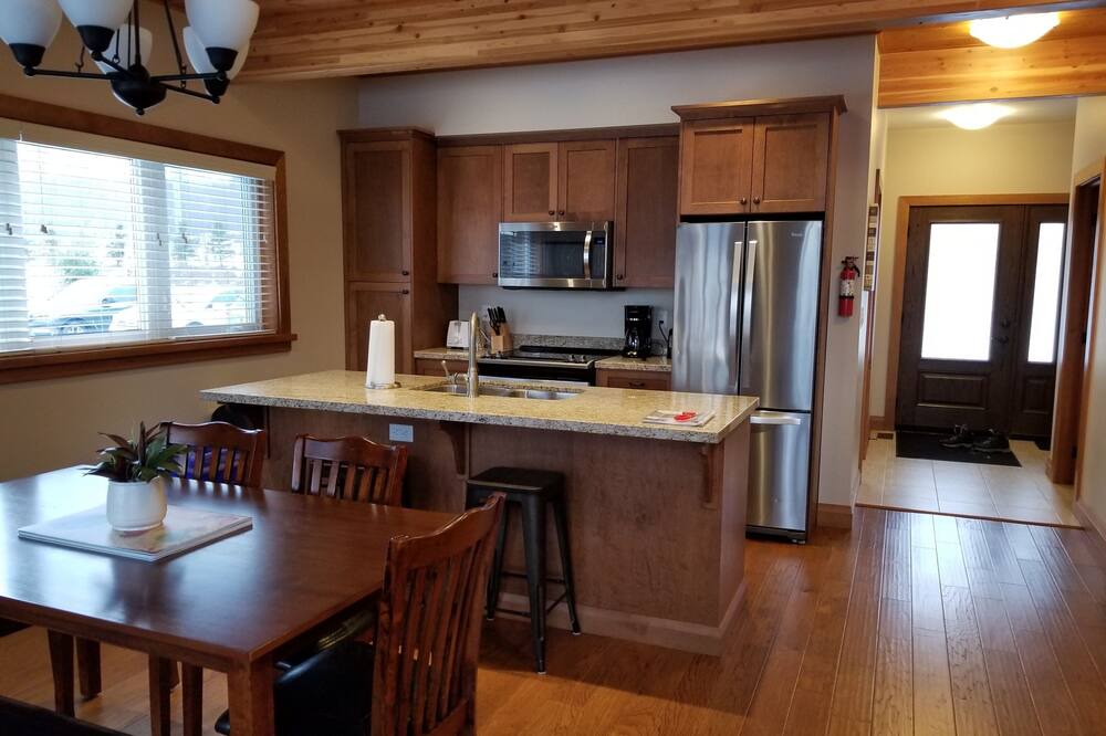 Photo of Kitchen in Muskoka Lakes