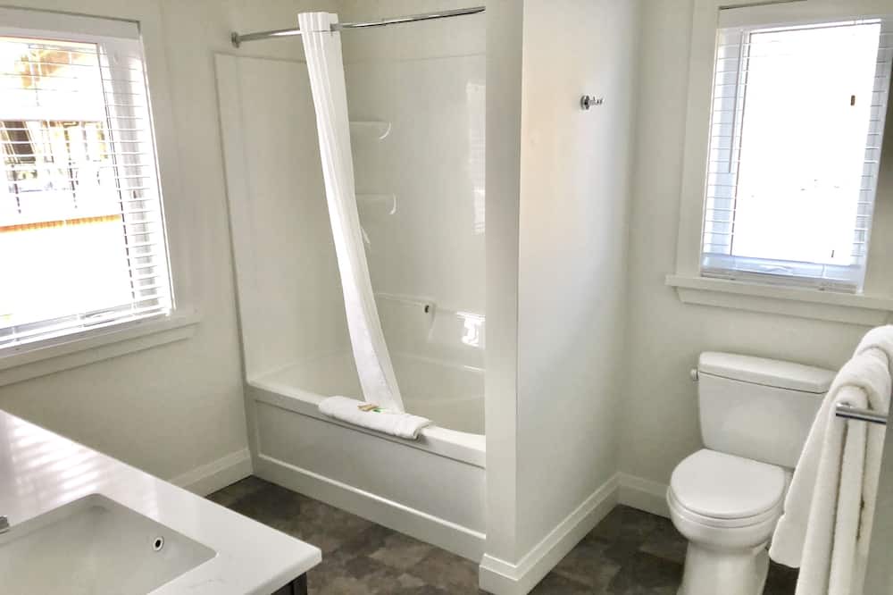 Photo of Bathroom in Muskoka Lakes