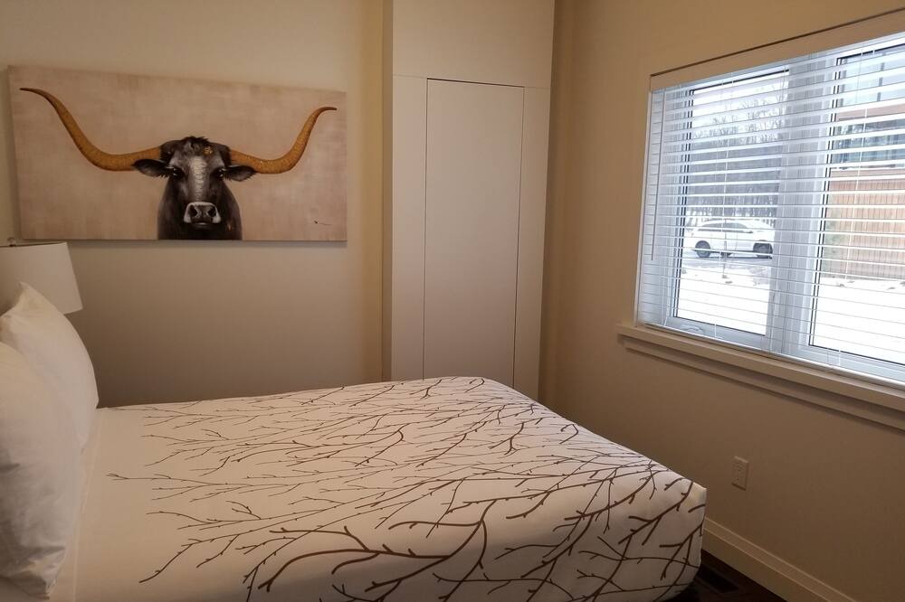 Photo of Bedroom in Muskoka Lakes