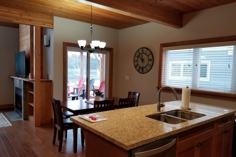 Photo of Kitchen in Muskoka Lakes