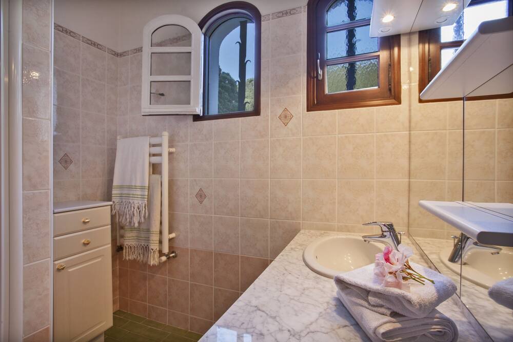 Photo of Bathroom in Isolella