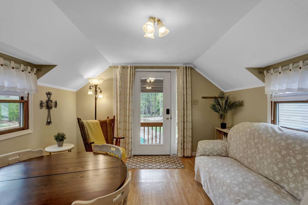 Photo of Livingroom in New Bloomfield