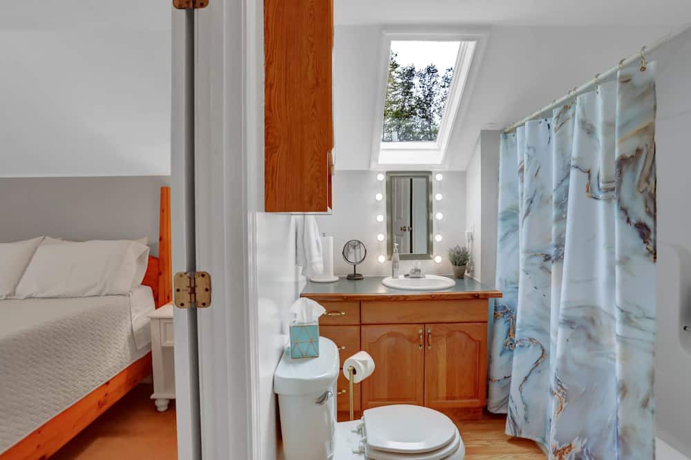 Photo of Bathroom in New Bloomfield
