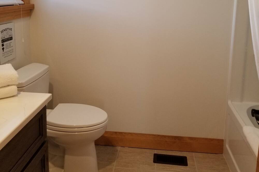 Photo of Bathroom in Muskoka Lakes
