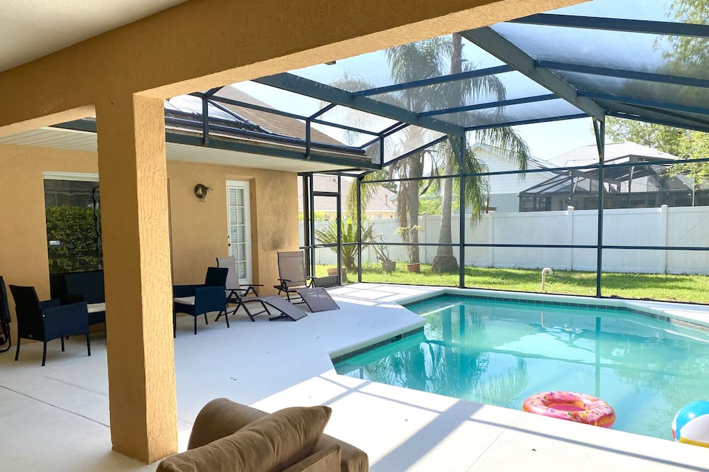 Photo of Outdoor in Orange Tree