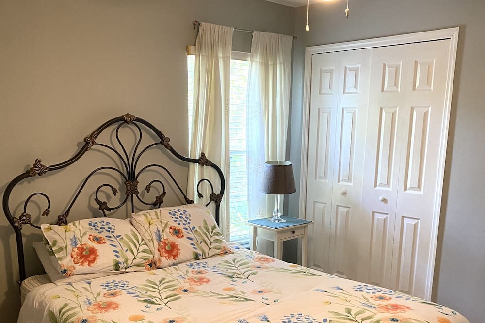 Photo of Bedroom in Orange Tree