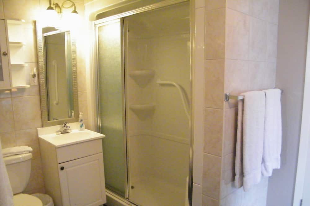 Photo of Bathroom in Gananoque
