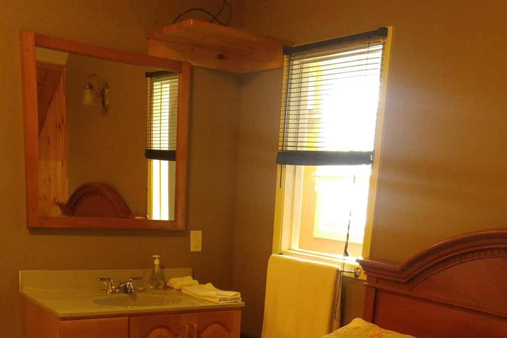 Photo of Bedroom in Gananoque
