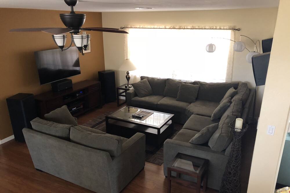 Photo of Livingroom in Harbor Bluffs