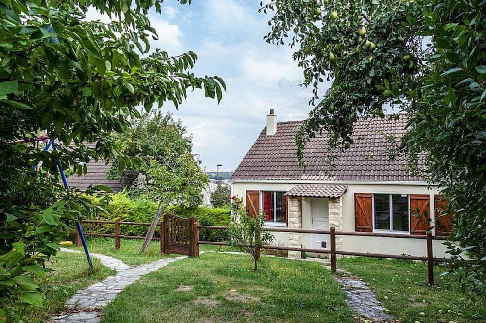 Photo of Outdoor in Suresnes