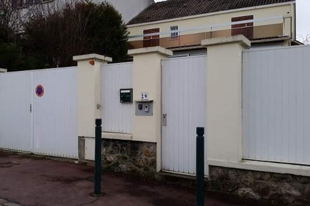 Photo of Outdoor in Suresnes