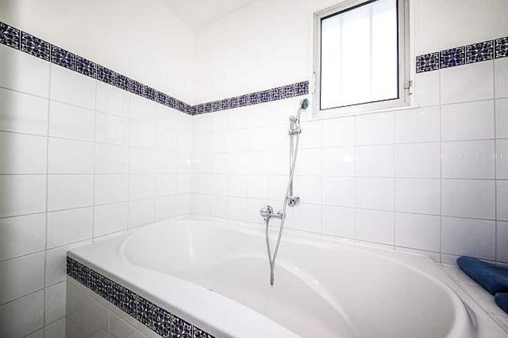 Photo of Bathroom in Suresnes