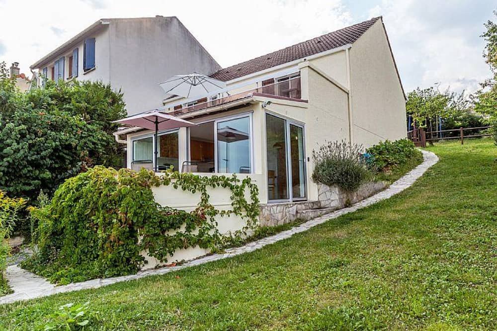 Photo of Outdoor in Suresnes