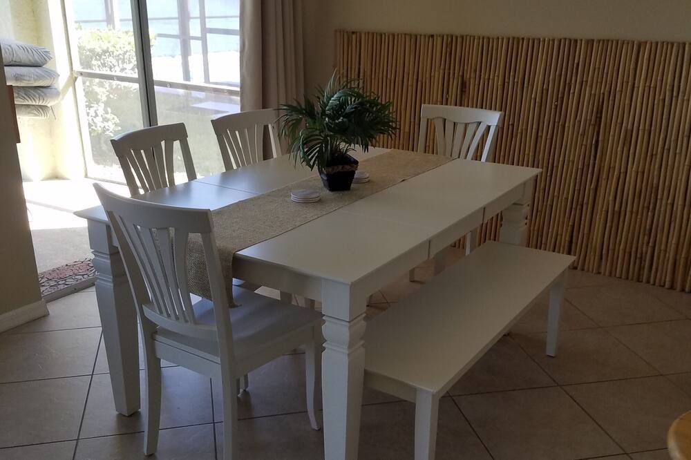 Photo of Kitchen in Sunset Lakes