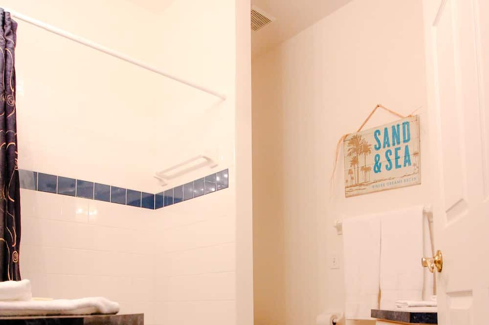 Photo of Bathroom in Sunset Lakes