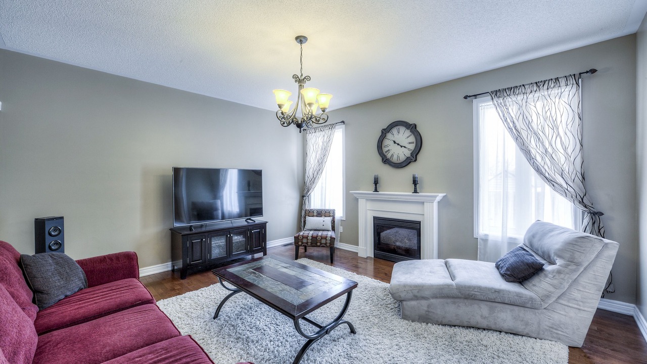 Photo of Livingroom in Brampton