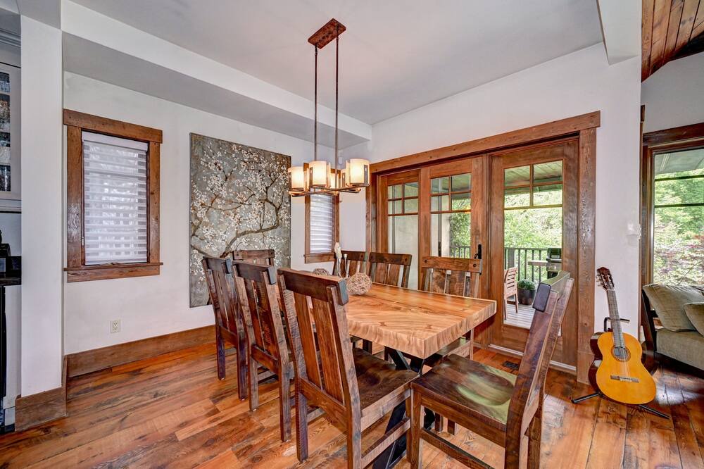 Photo of Kitchen in Grand River South
