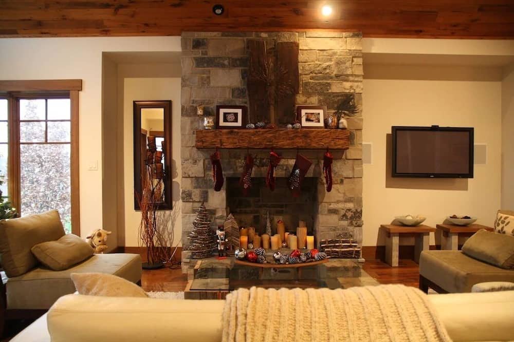 Photo of Livingroom in Grand River South