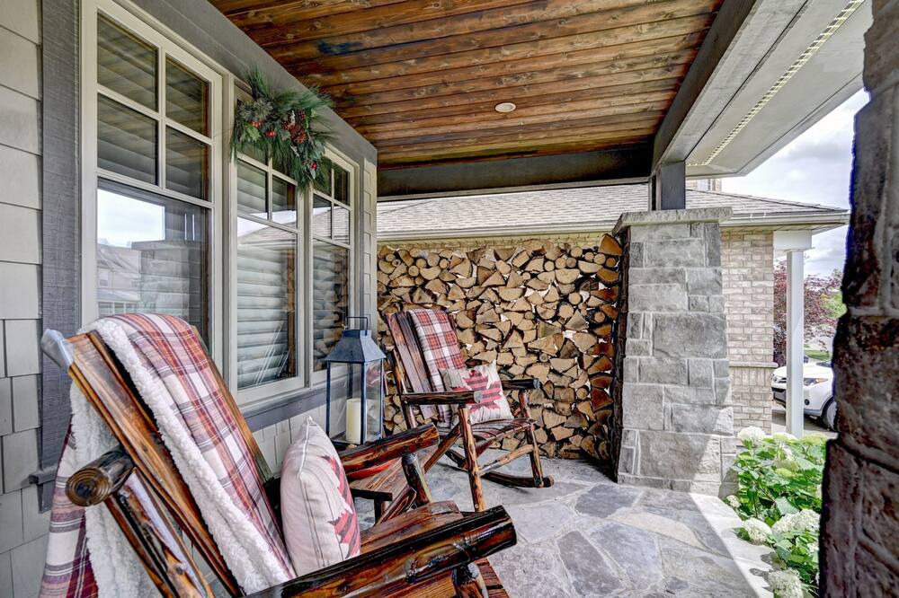 Photo of Patio Balcony in Grand River South