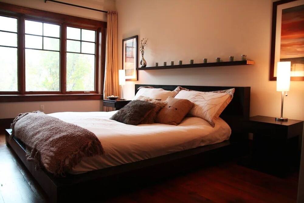 Photo of Bedroom in Grand River South