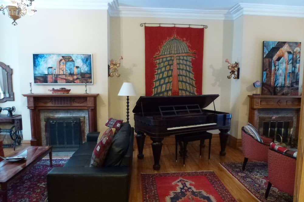 Photo of Bedroom in Cabbagetown South