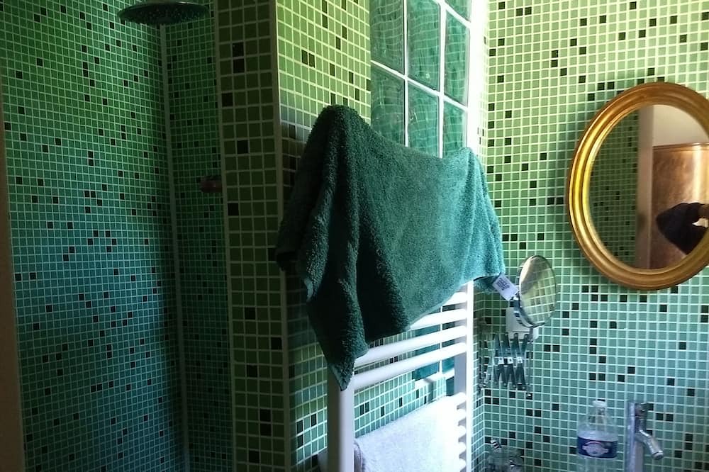 Photo of Bathroom in Dampmart