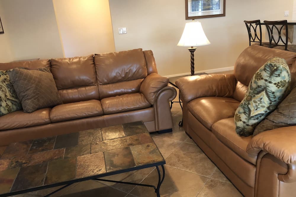 Photo of Livingroom in River Ranch