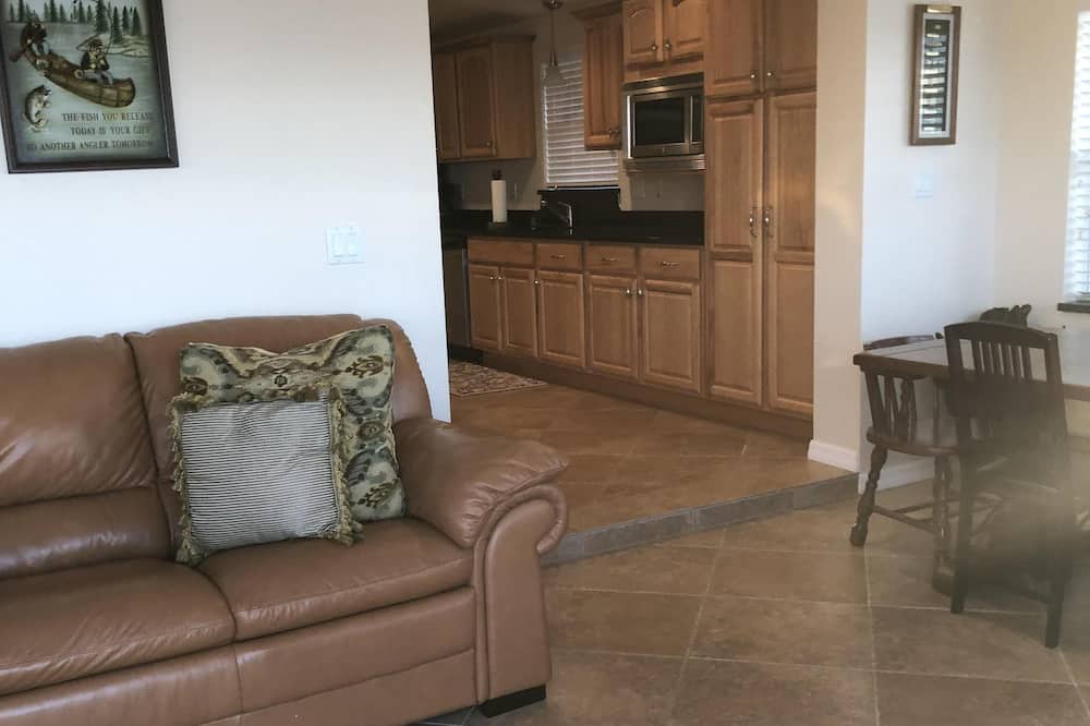 Photo of Livingroom in River Ranch