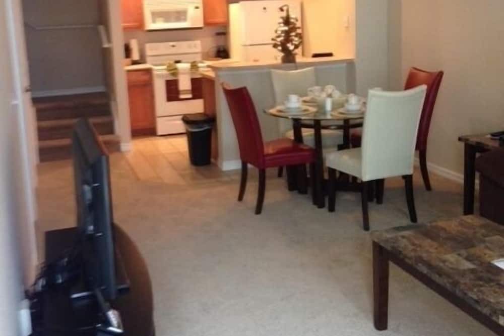 Photo of Bedroom in Venetian Bay Villages