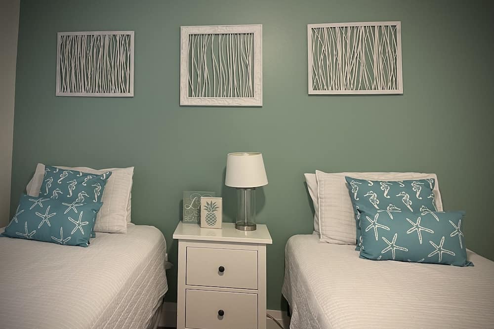Photo of Bedroom in Lake Wilson Preserve