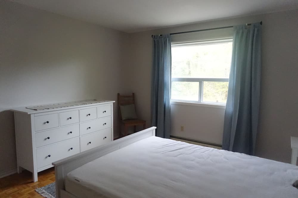 Photo of Bedroom in Wymbolwood Beach