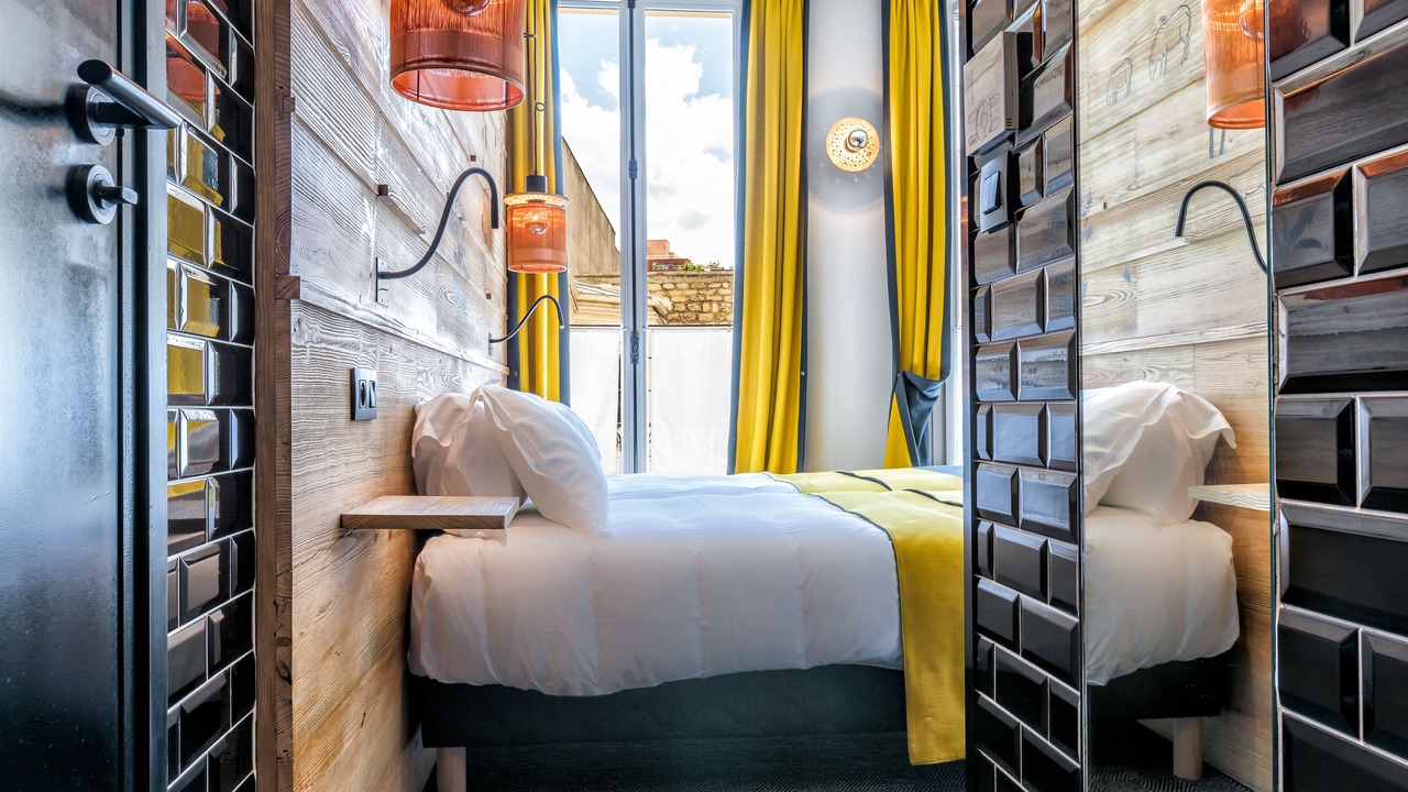 Photo of Bedroom in 19th Arrondissement