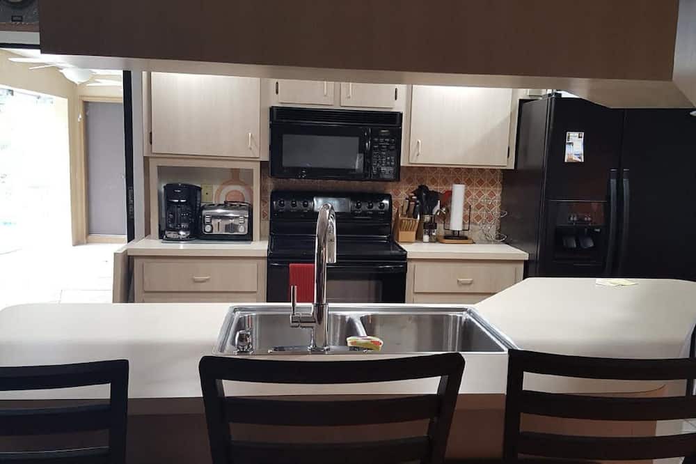 Photo of Kitchen in Pine Island Center