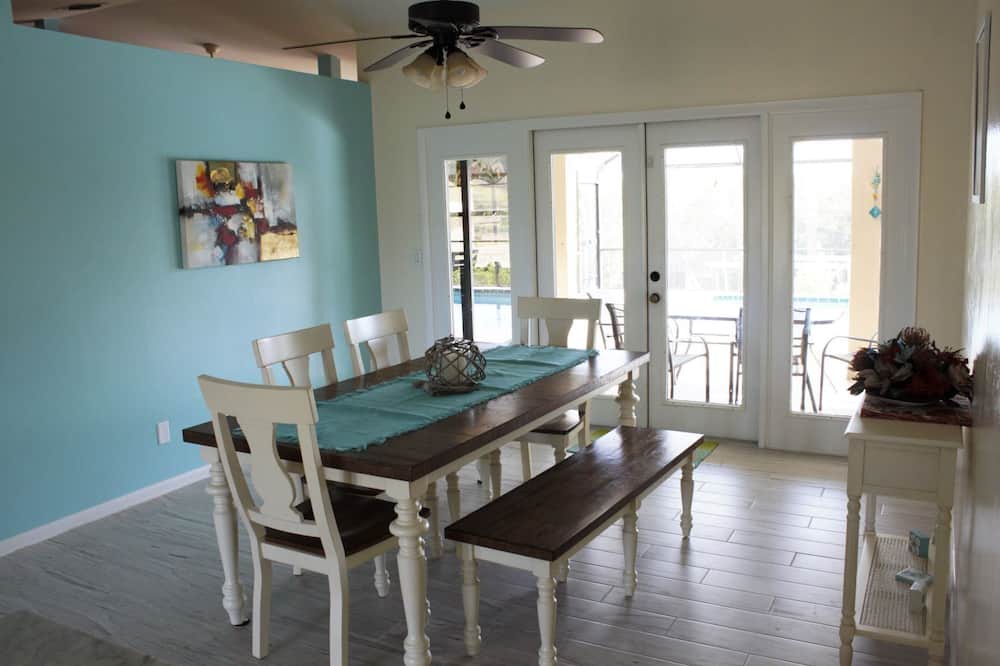 Photo of Kitchen in Pine Island Center
