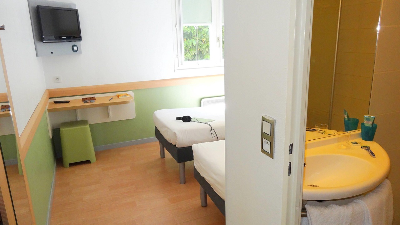 Photo of Bedroom in Saint-Thibault-des-Vignes