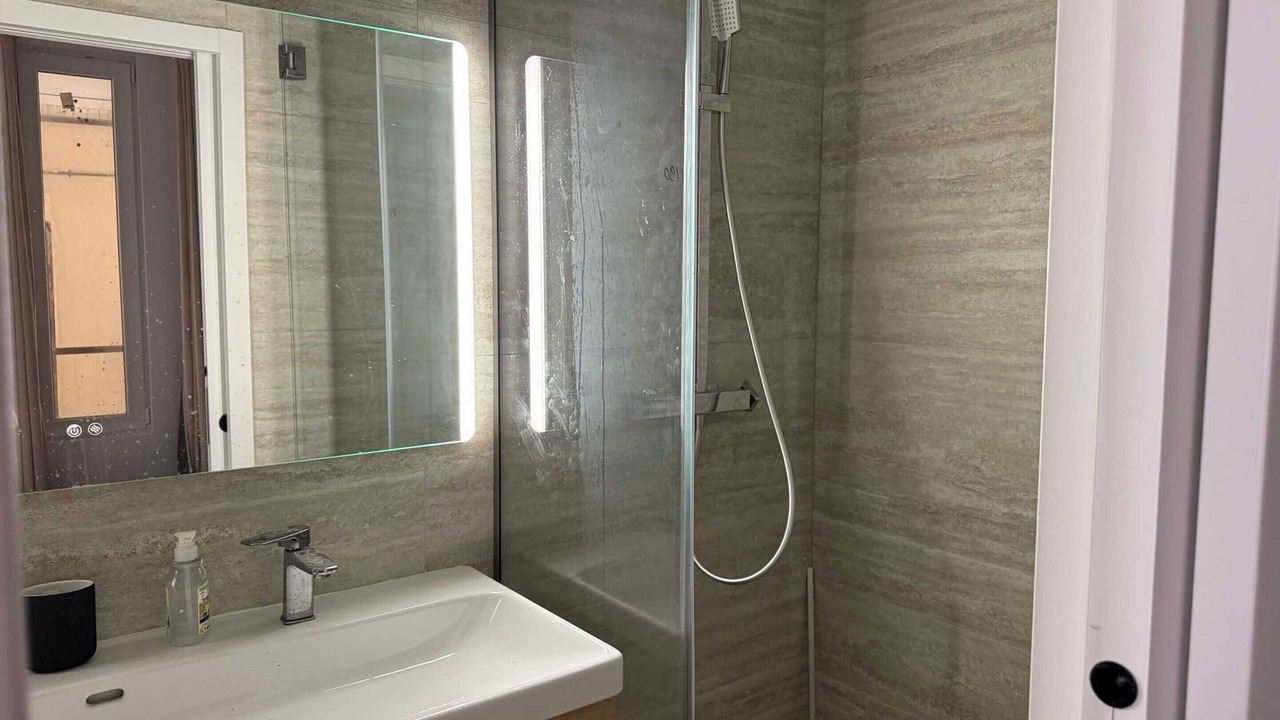 Photo of Bathroom in Montreuil