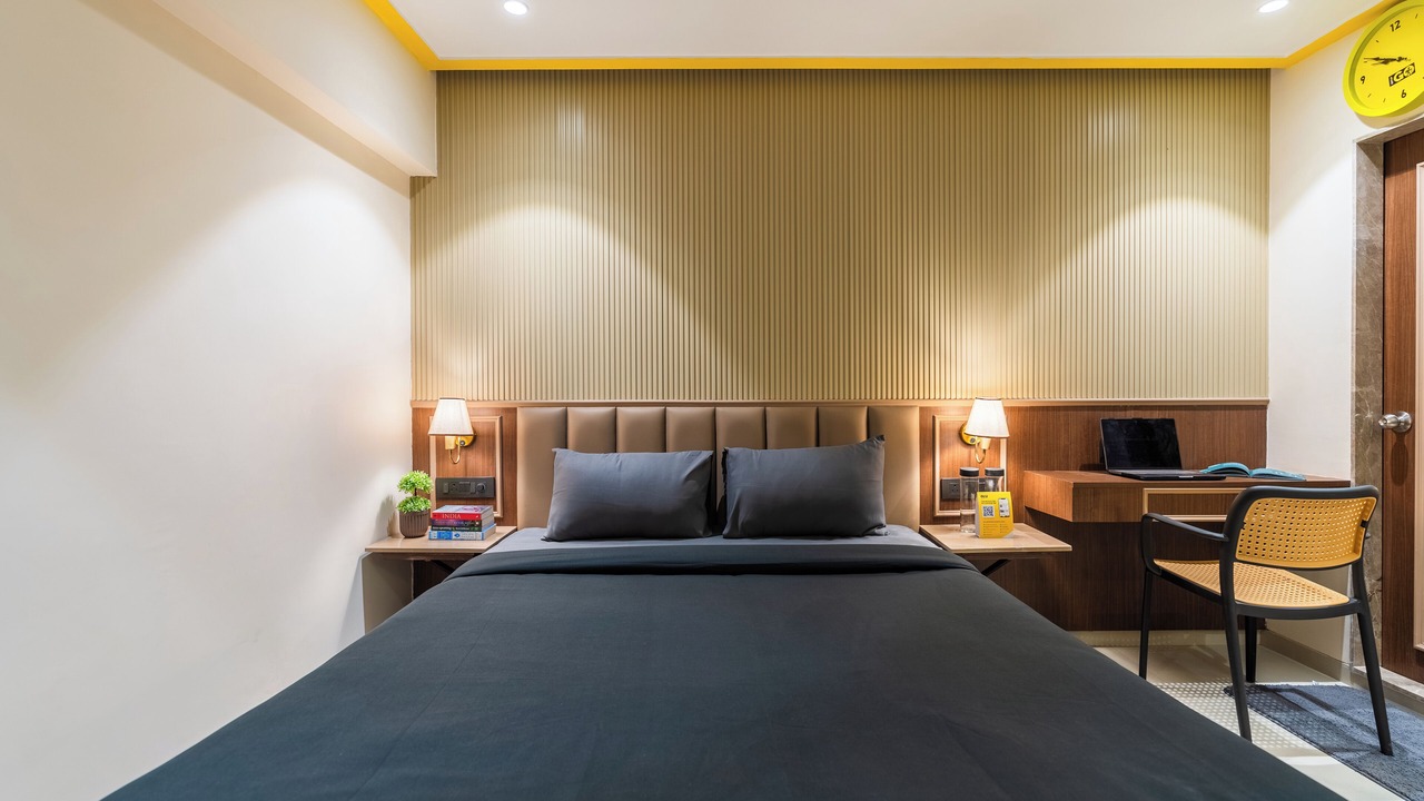 Photo of Bedroom in Vile Parle