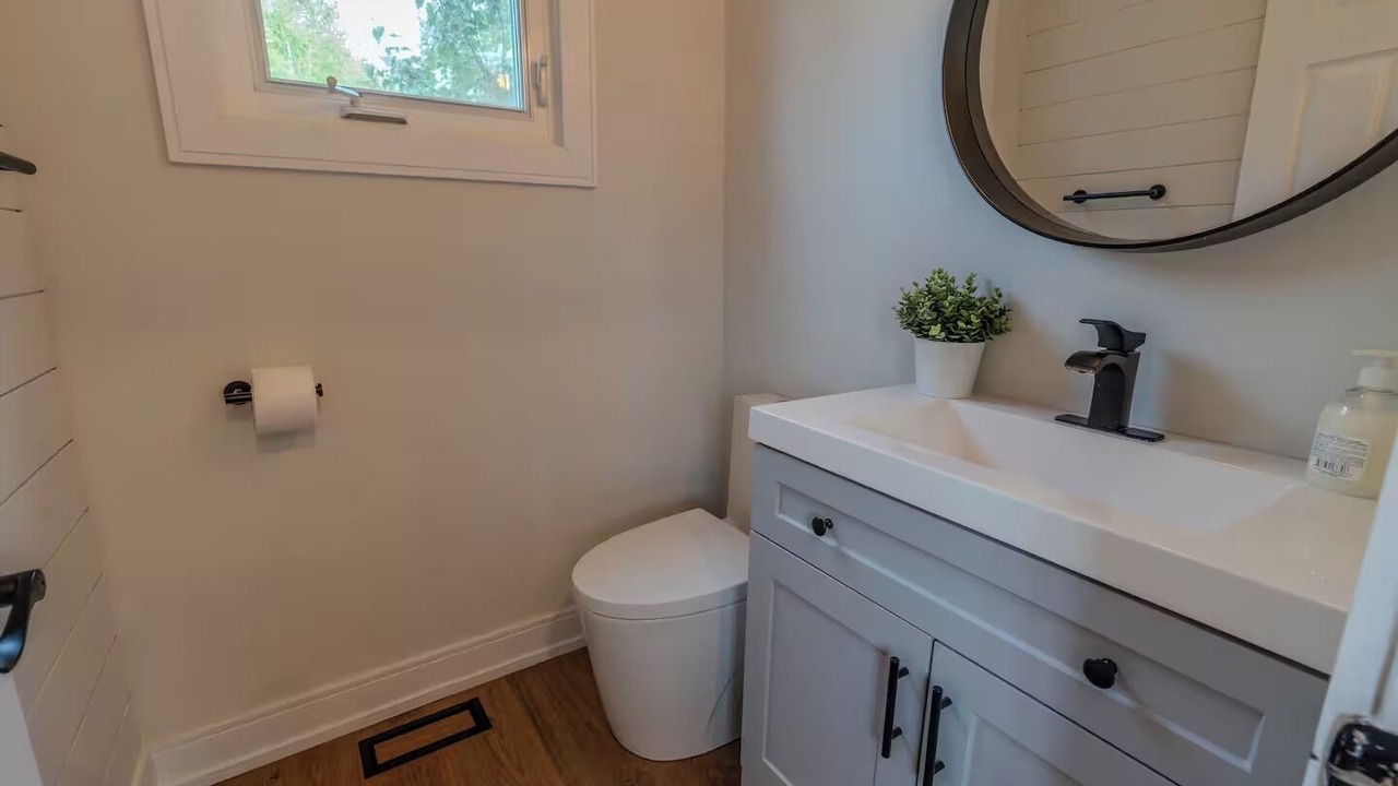 Photo of Bathroom in Georgina