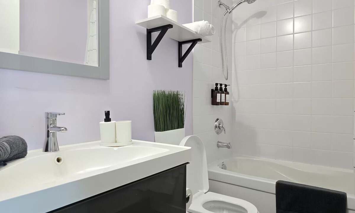 Photo of Bathroom in Fort York