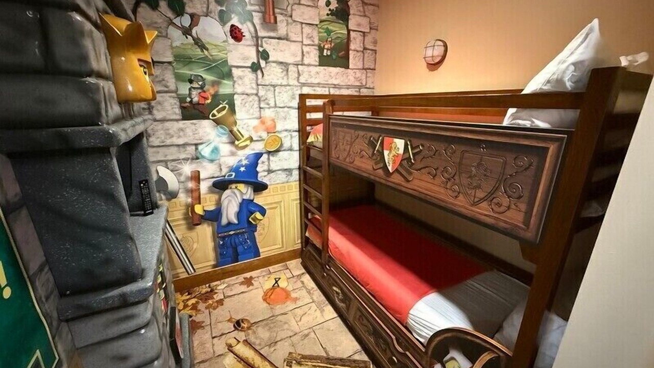 Photo of Bedroom in Cypress Gardens