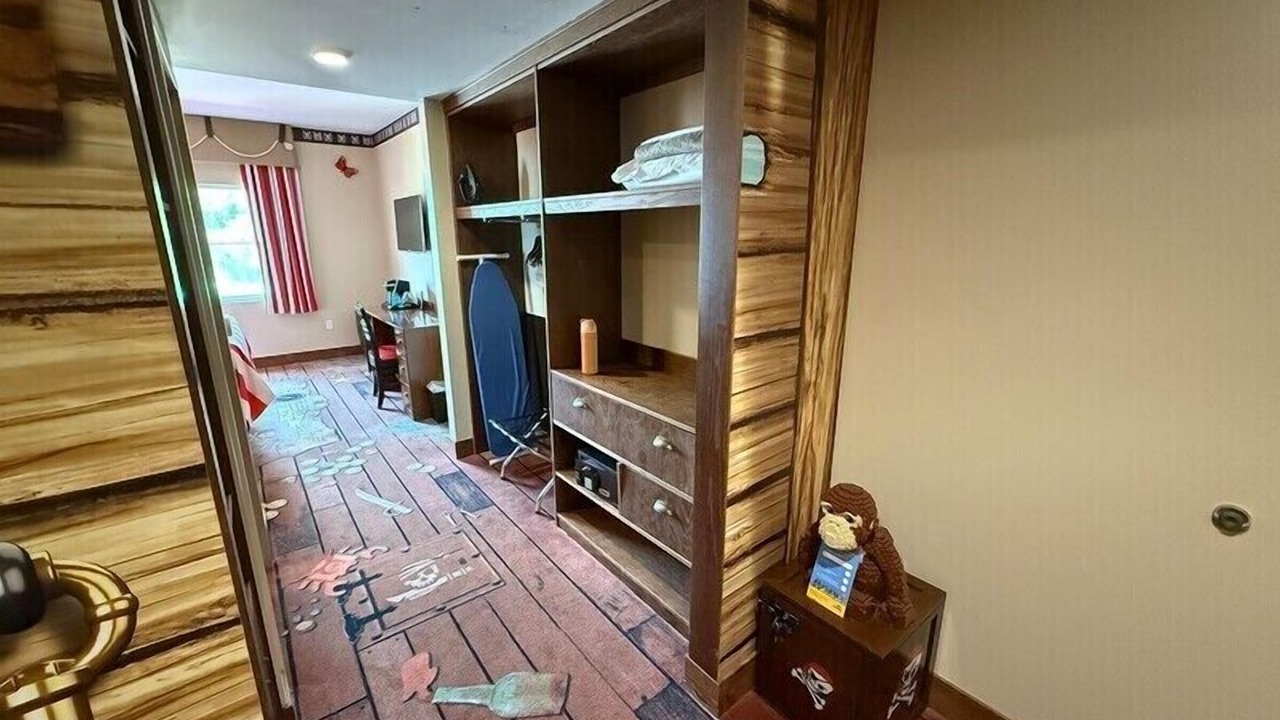 Photo of Bedroom in Cypress Gardens